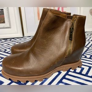 Sorel Joan of Arctic Wedges. Size 9.5